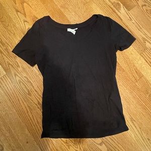 BLACK V-NECK SILKY SHORT SLEEVE